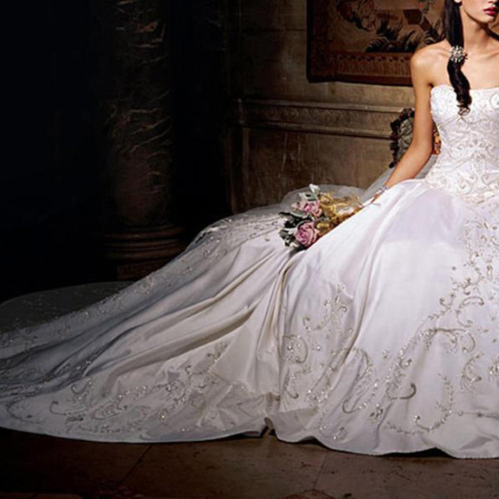 Eve of Milady Wedding Dress 4160 + Petticoat